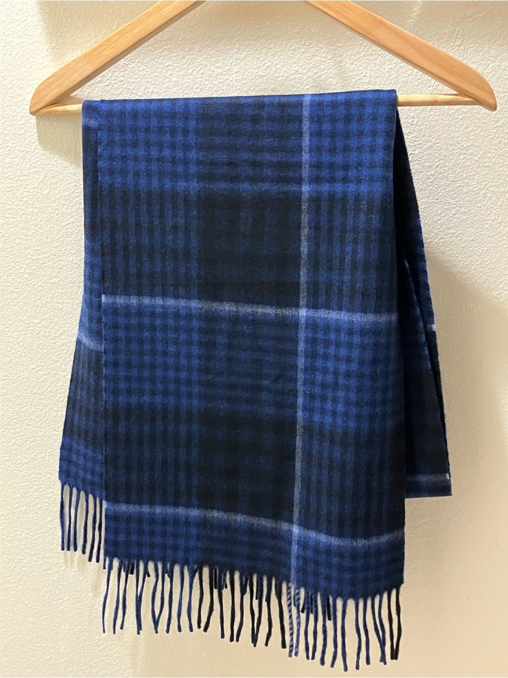 Nordstrom 100% Cashmere Scarf Navy Plaid